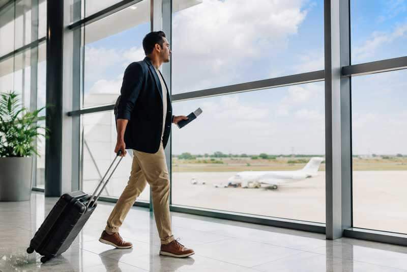 inmigrante ilegal viajando de estados unidos a méxico